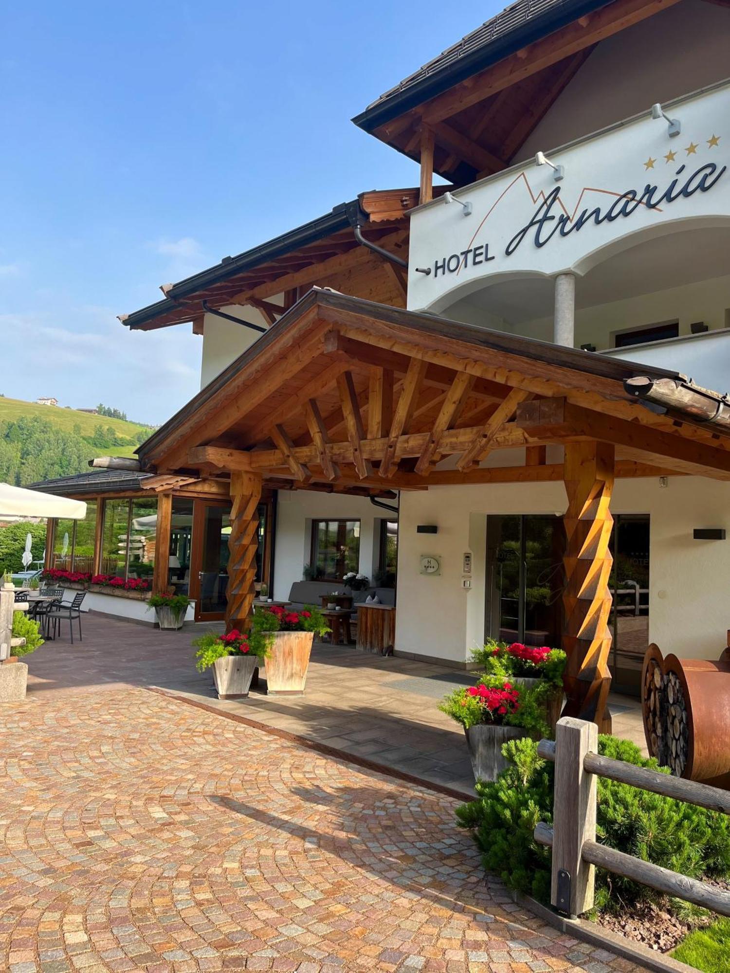 Hotel Arnaria Ortisei Exterior photo