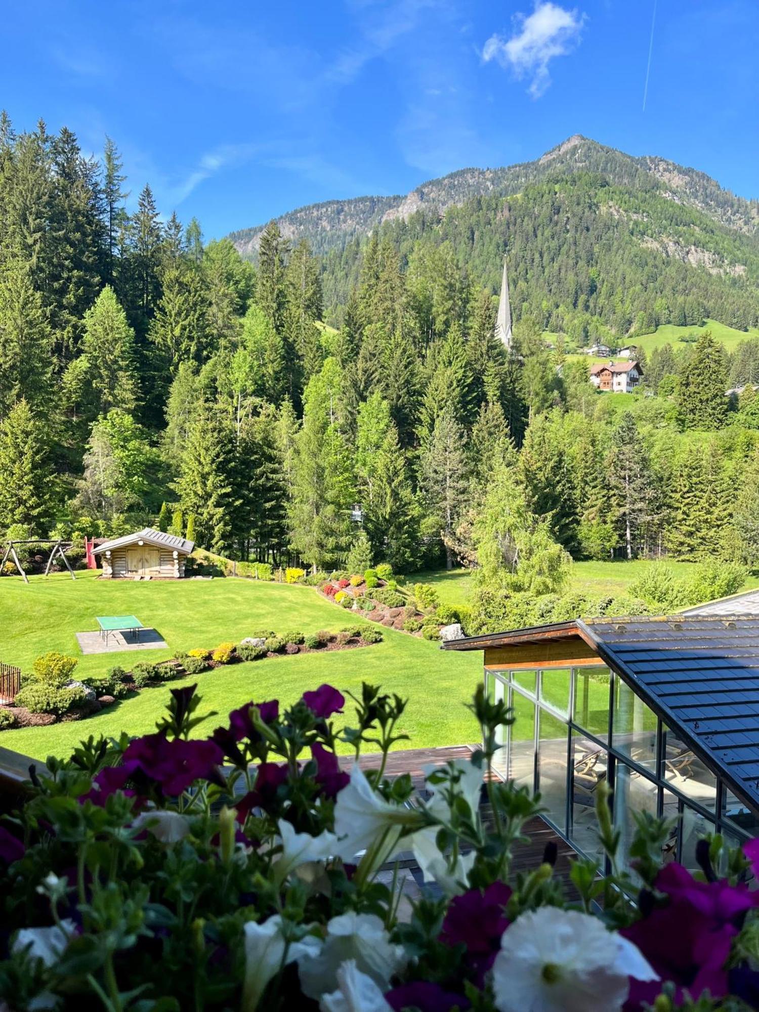 Hotel Arnaria Ortisei Exterior photo