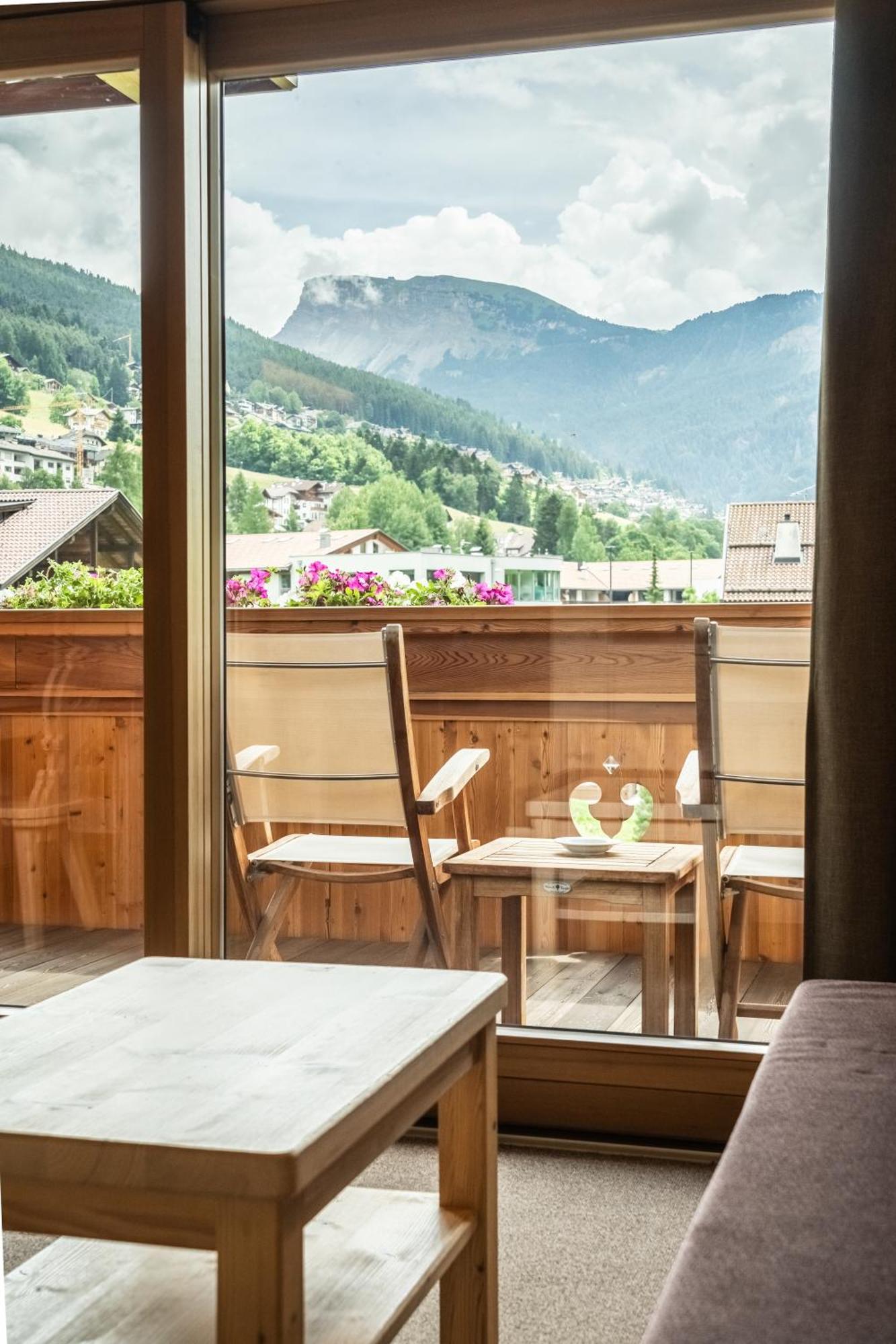 Hotel Arnaria Ortisei Exterior photo